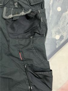 multi pocket hiking jorts