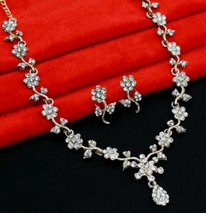 Elegant Floral Necklace