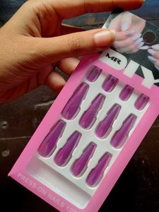press on nails