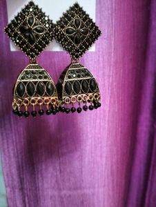Black Golden Jhumka