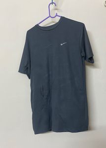 Nike T Shirt