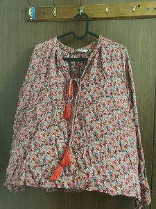 Very Pretty Multicoloured Top With Front Tie
