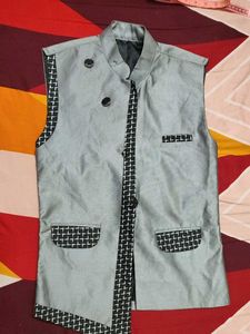 Sleeveless Ethnic Jacket
