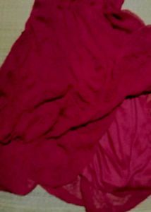 a Very pretty dress under fabric silk and upper ne