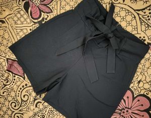 Black shorts with Tie Belt