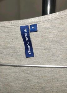 sweat shirt