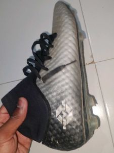 Nivia Oslar Blaze Football Shoes Size 8