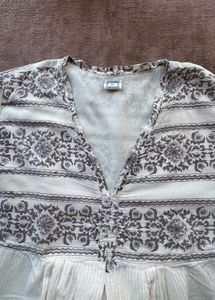 Elegant Cream Floral Print Kurta