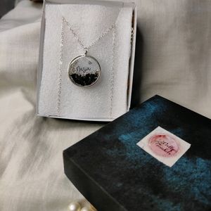 customised name pendant