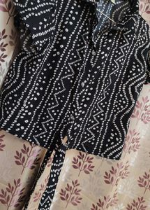 Black &amp; White Tie-Front Blouse