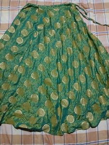 🌷price drop*Gold &amp; Green Ethnic Lehenga Choli Set