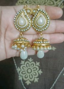 ✨ Elegant Gold &amp; Pearl Necklace Set (Used Once) ✨