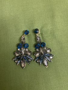 BEAUTIFUL STONE EARRINGS
