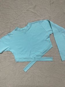 Crisscross waist top