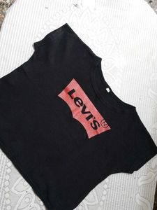 Levi’s Tee