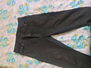 Black Skinny Jeans
