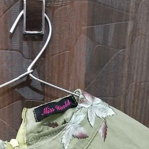 Blooming Olive Charm Top 🌿✨