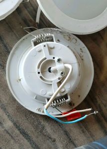 3 Ceiling Light With Good Condition Not Working