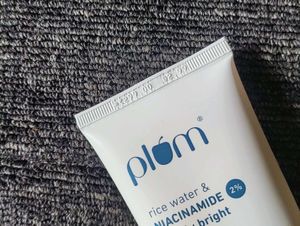 Plum facewash And kit