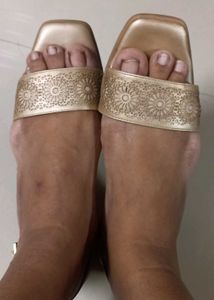 Aurelia Gold Sandals - Size 7