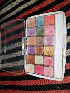 M&amp;M Eyeshadow Palette