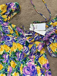 Puff sleeve deep neck Zara Floral Mini Dress