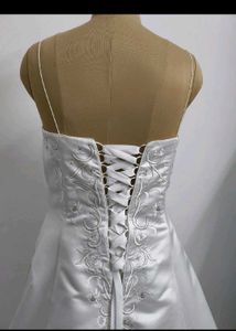 Sale🎉🎊 Elegant White Wedding Gown