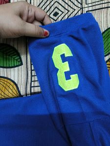 T Shir .. Size XL