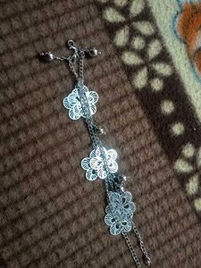 Shimmering Fancy Women Anklets