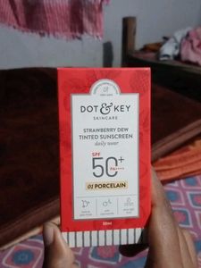 Dot & Key Sunscreen SPF 50
