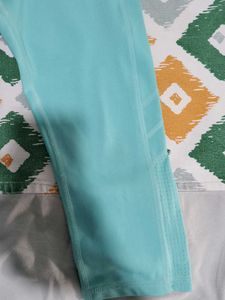 Cyan Reebok Gym Capris