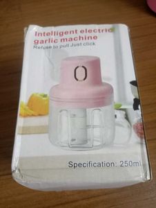 INTELLIGENT Electric Garlic Chopper