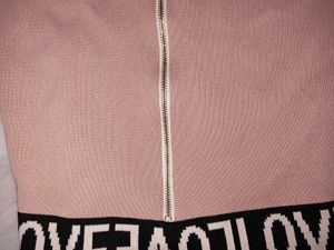 pink top