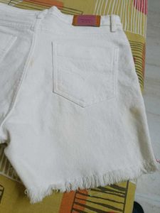 Dressberry White Shorts