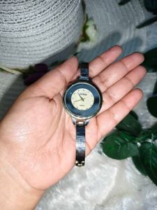 🎊🥳Buy One Get 1 Free🥳🎊Guess Vintage Watch