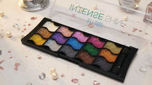 Sfr glitter Eyeshadow Palette