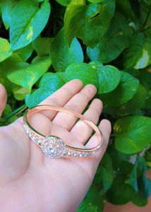 anti tarnish premium quality Elegant  bracelet