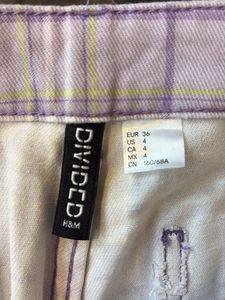 H&amp;M Divided Plaid Pants - Size US 4