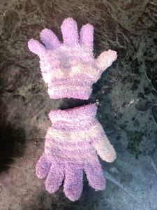 Baby Ka cap and gloves