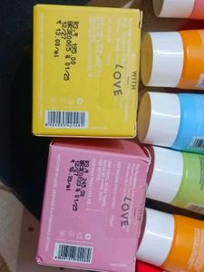 Dot &amp; Key Skincare Set Pack Of 8
