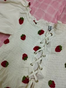 DROPSale🧃Pinterestly Viral 🍓EmbroidedPeplum Top