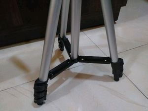 🆕 Portable Camera Tripod with Three- Dimensional Head &amp; Quick Release Plate For All Camera &amp; Mobile