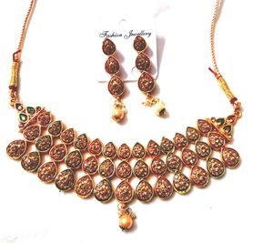3 Pair Necklace Set...