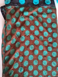 Beautiful  Sarre With Blouse Free Delicate