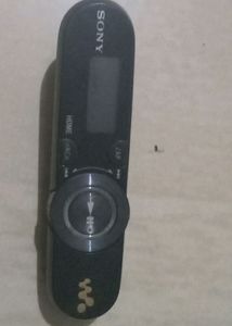 Sony Ericson music player with FM