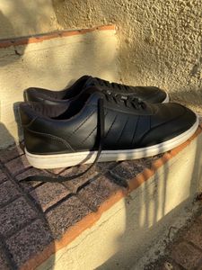 HIGHLANDER Sneakers