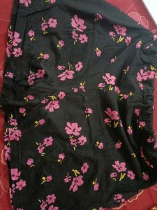 Black Colour Ladies Short Pant