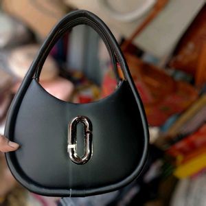 Grab Fast! Classy Look Black Handbag