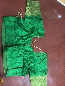 Peach/Pink &amp; Green Saree With Stitched Blouse