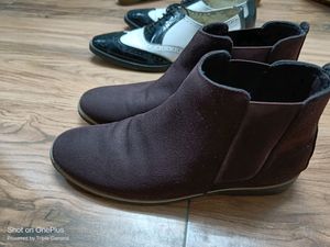 Wood Brown Chelsi Shoes Velvet